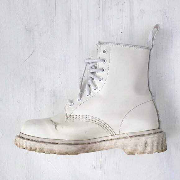 Dr. Martens 1460 8-Eye Boot in Monochrome White Smooth Leather - Picture 1 of 7